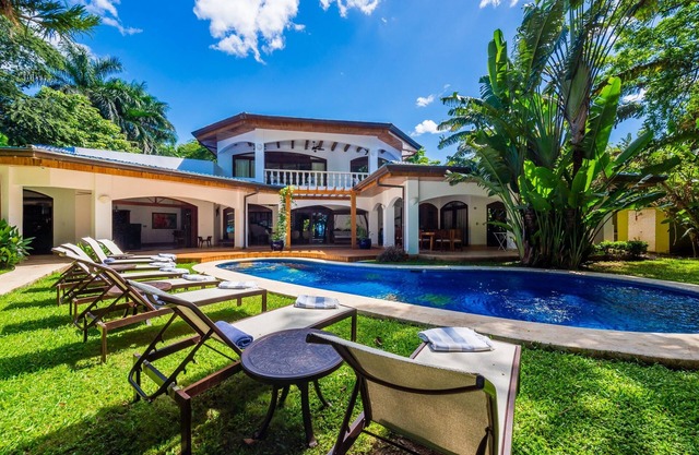 Genießen Sie die größte Luxusvilla am Strand im Herzen der Tamarindo Bay!