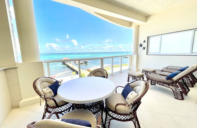 Wach auf STRAND !!! NEU 2BR / 2. 5BA oder 1 BR / 1. 3. Obergeschoss Eigentumswohnung im Grand Caribe
