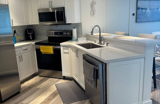 Beachfront 2BR/2BA Condo on Hutchinson Island w/Private Garage