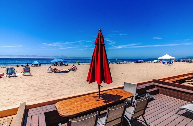Entspannen Sie sich und genießen Sie die Sonne auf Ihrer Terrasse am Strand. CS 110