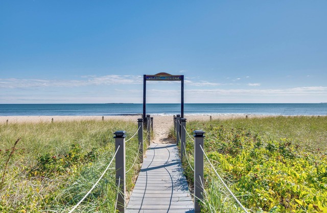 'Beachfront 9' Condo on Old Orchard Beach