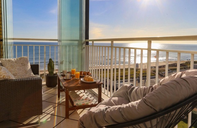 Beachfront Apartment 30min from Valencia