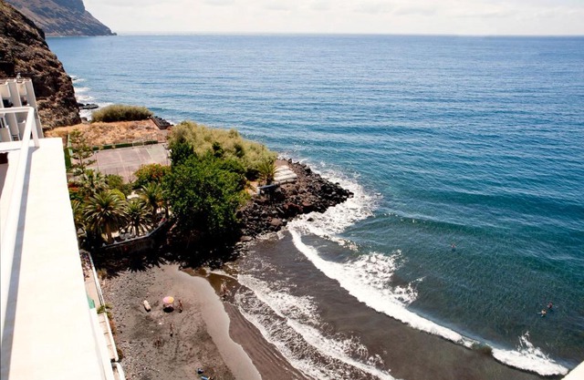 Beachfront apartment in paradise