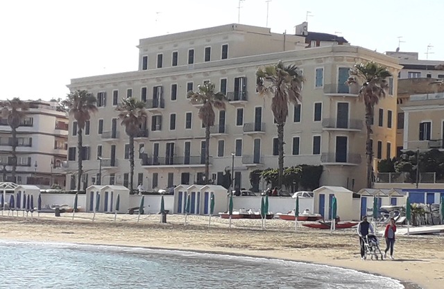 WOHNUNG BEACH FRONT CENTER ANZIO