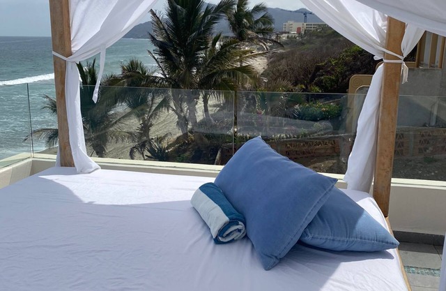 BeachFront Apartment Playa Careyeros