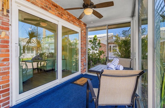 Beachfront Bliss for 4 with Sunroom & Pool Access on Siesta Key - Aloha Kai #34