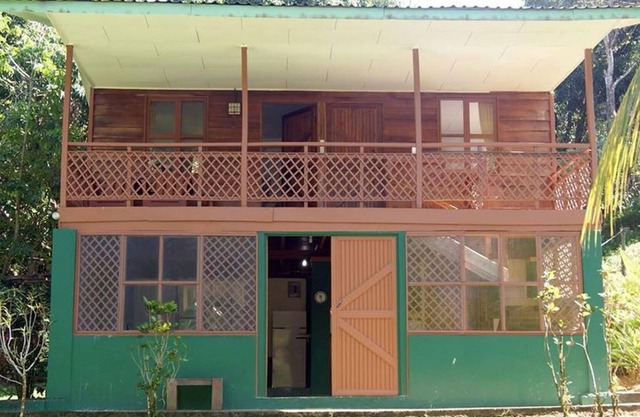 Bungalow direkt am Strand, direkt neben dem Punta Mala Wildlife Refuge