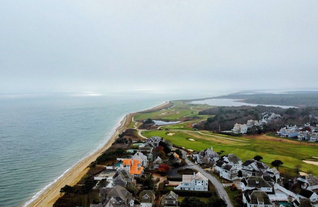Beachfront condo - 1325 sf on Vineyard Sound in New Seabury