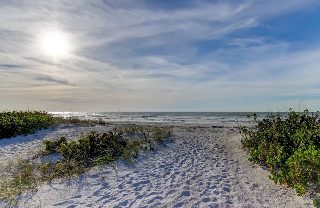 Beachfront Condo - Beautiful, Spacious, Updated - 2 Bedroom/2 Full Bath Condo