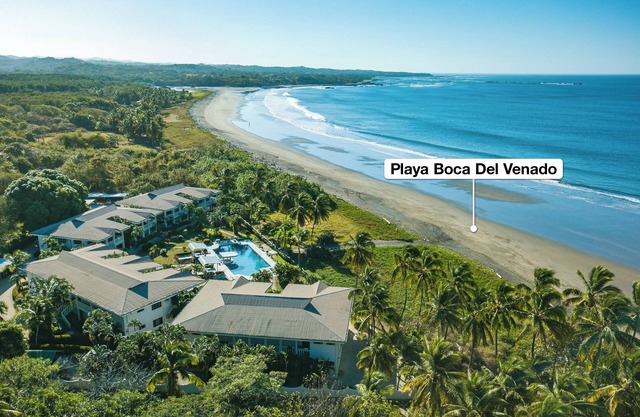 Beachfront Condo w/ Pool - 2BR 2BTH