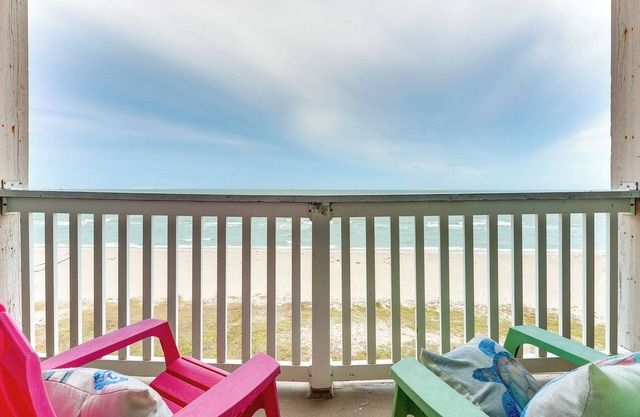 Beachfront Corpus Christi Condo w/ Pool Access!