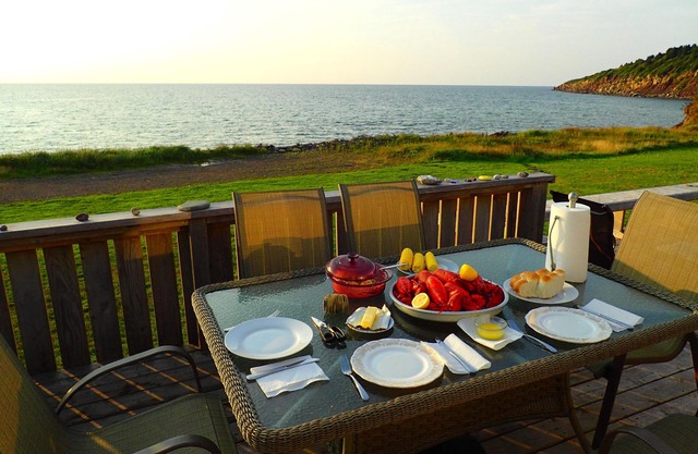 Beachfront Cottage in Broad Cove Marsh