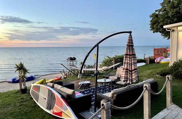 Beachfront Cottage - Perfect Private Beach