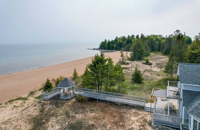 Beachfront De Tour Village Townhome w/ Patio!