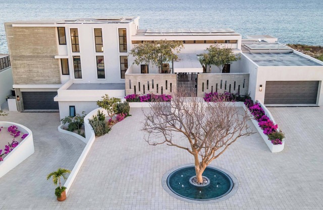 Beachfront Estate with Full-Time Staff, Airport Transfer & Beach/Fitness Club Ac