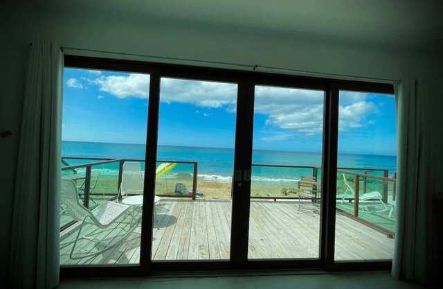 Corcega Beachfront Suite #102