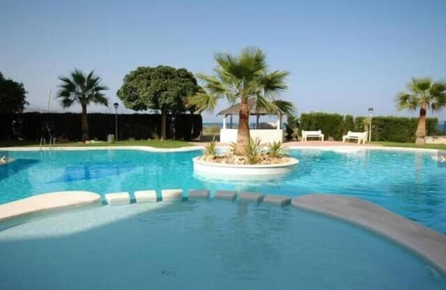 BEACHFRONT- Fantastische Wohnung neben dem Strand. Meerblick