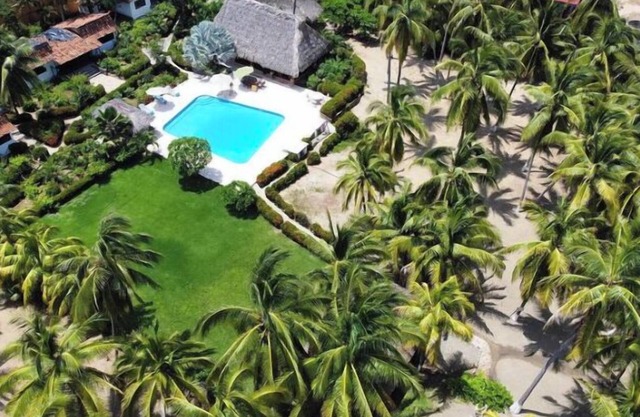 Beachfront Great Villa, privat, voll besetzt, Pool, 28 Personen, 8 Schlafzimmer