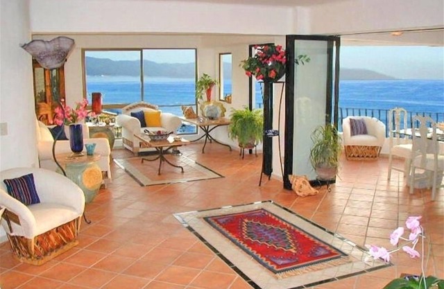 * AM STRAND IM STADTZENTRUM * DAS FABELHAUS DER DELPHINE !!