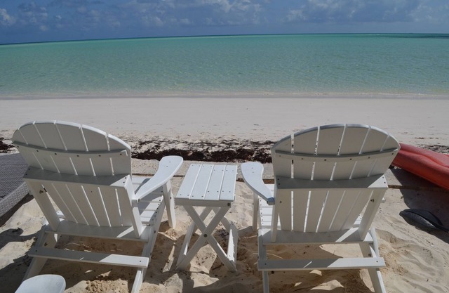 Beachfront großes Studio mit einem Schlafzimmer, angrenzendes Studio kann hinzugefügt werden, um 2/2 zu machen.