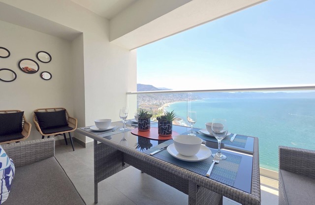 Beachfront Luxury Retreat! 1BD 8 pools Harbor 171 1BD Condo for rent in North Ho