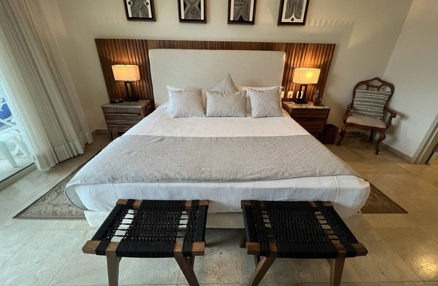 Beachfront Luxury 2 BR Apartment Playa Royale Towers, Nuevo Vallarta, MEXICO