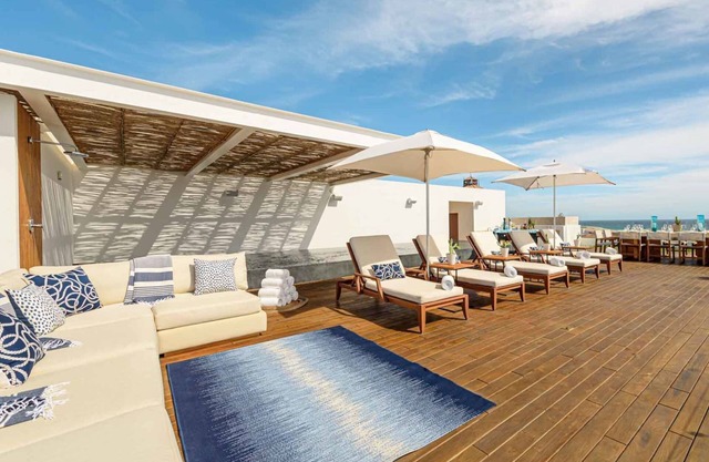 Beachfront Paradise! Pet-friendly Penthouse with Private Rooftop Pool!