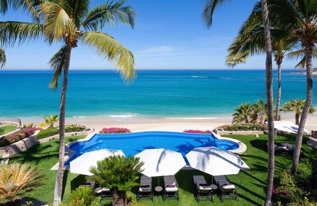 The Finest Beachfront Estate in Los Cabos. VERFÜGBAR für den Urlaub !!!