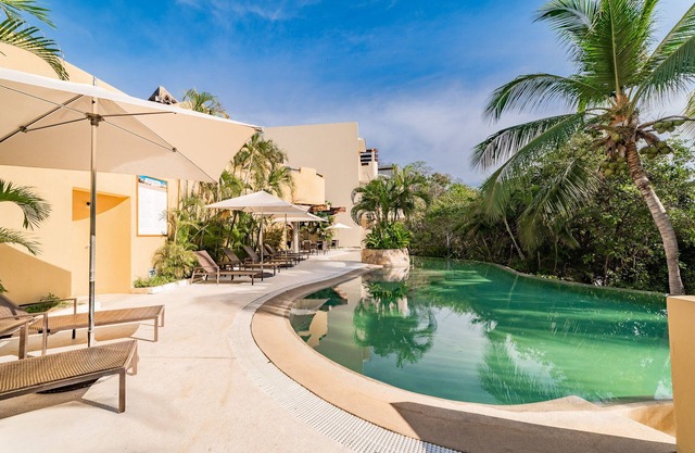 Beachfront Penthouse | Resort Amenities