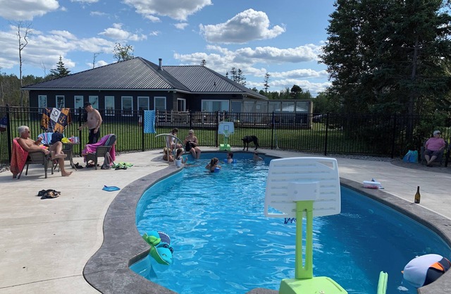 Beachfront Resort Living! Enjoy your own private pool, hot tub, sauna. Sleeps 14