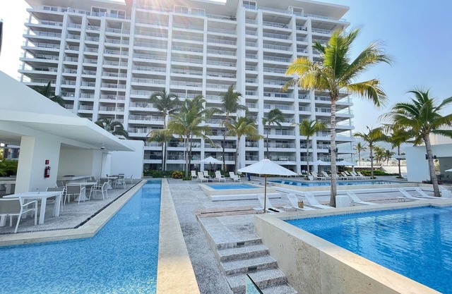 BEACHFRONT Resort Style Smart Studio