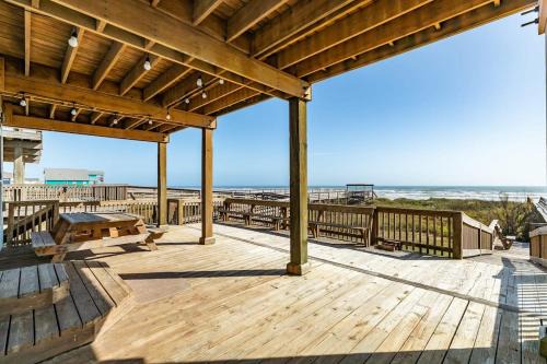 BeachFRONT Retreat Sunrises Surf Swimming