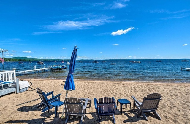 NEU! Sebago Cottage am Strand mit Terrasse und Grill!