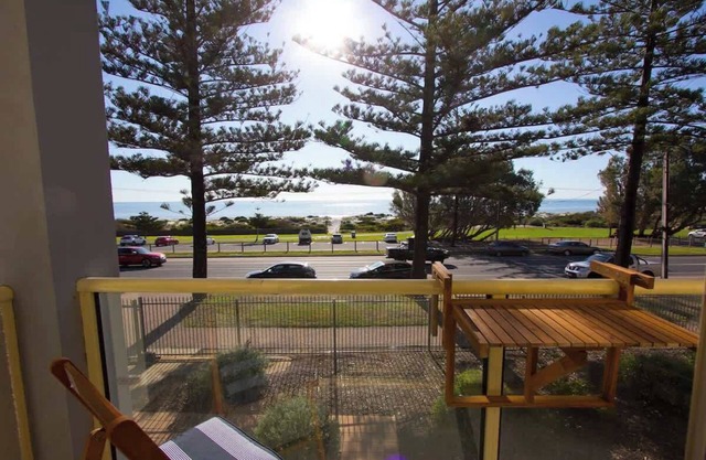 Oceanview Beachfront Semaphore self contained 2 bedroom apartment