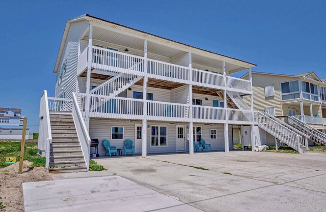 Beachfront First Floor Unit in North Topsail