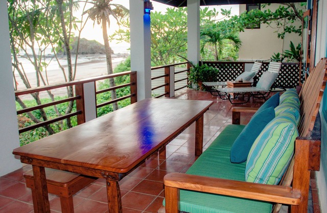 Beachfront villa 4 BR/3 BA, private pool, free parking, seconds from the beach