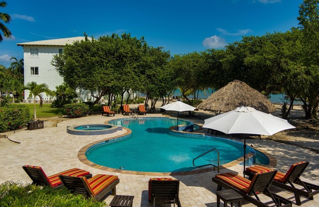 Beachfront-Villa-Family Fun-Pool & Hot Tub-Dock