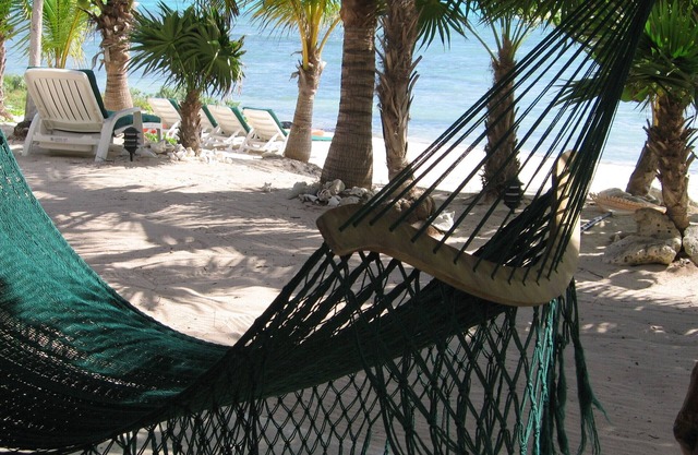 Strandvilla mit Pool & Wasserfall: Traumhafter Sandstrand