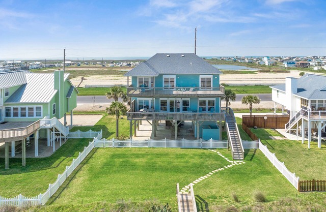 Beachfront w/ Dune Walkover, Gulf Views from Every Room, Large Patio