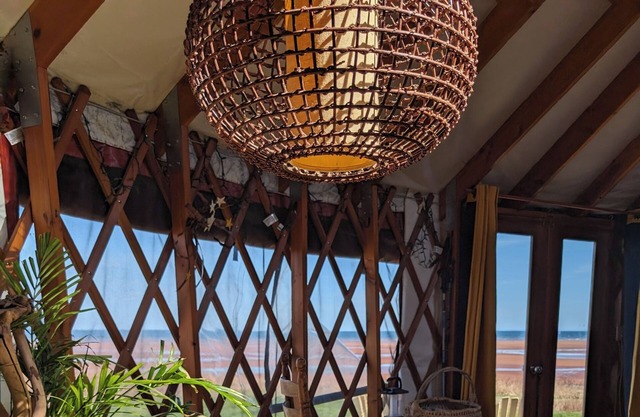 Beachfront Yurt.Just you and the Beach!
