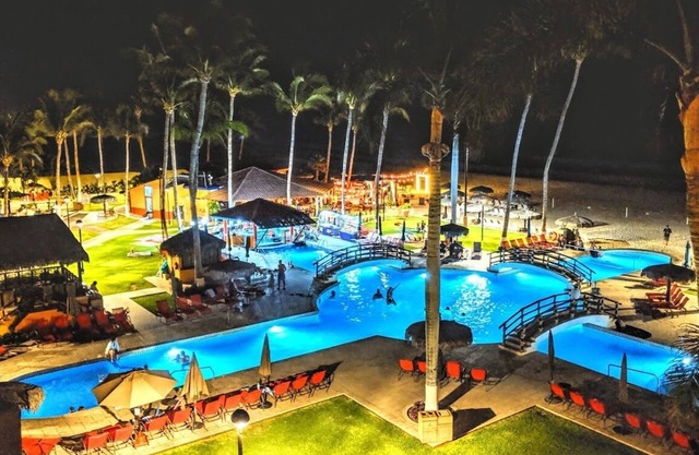 Beachside 2BR Condo in well appointed resort