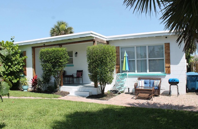 Beachside 2BR Daytona Beach Shores private home