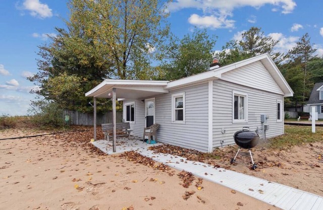 Beachside Cottages for Groups- Sleeps up to 40!