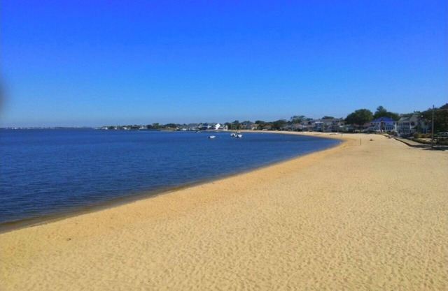 Beachside Gem in Ocean Gate, NJ ! Discover pure beach bliss in Dana’s Place!