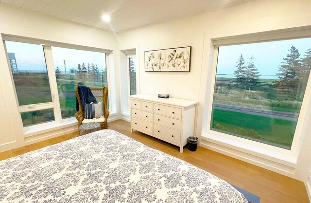 Beachside Home - Steps from the ocean! 3 bedroom with Hot Tub!
