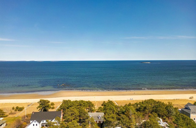 Beachside | Oceanside | Walk onto the beach!