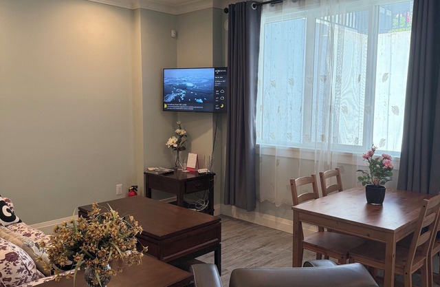 Beachside Vacation Suite in beautiful White Rock, BC, Canada