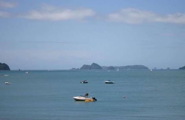 Beachsider Whitianga Blick auf den Strand