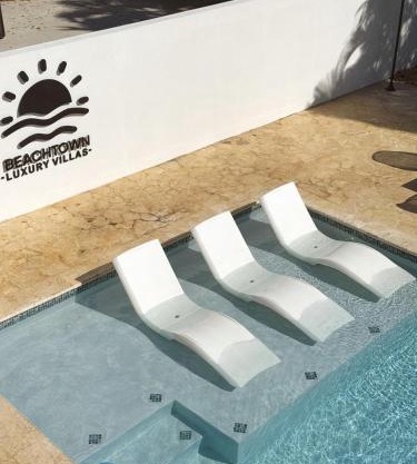 Beachtown Luxury Villas Apt 102