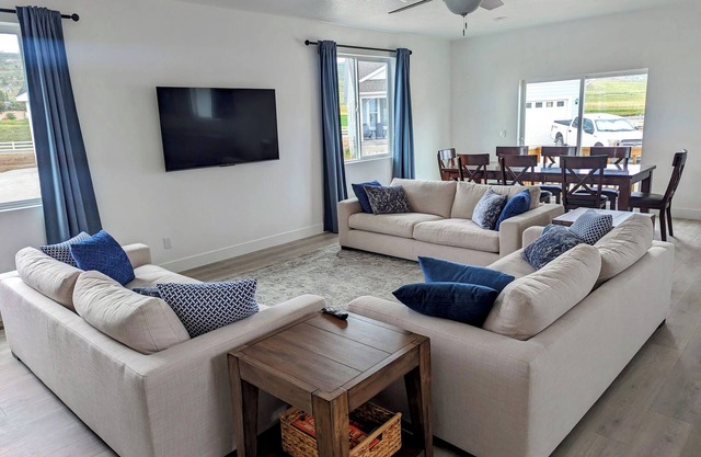 BeachVibe5 - 4BR, No cleaning fee & EV Plug